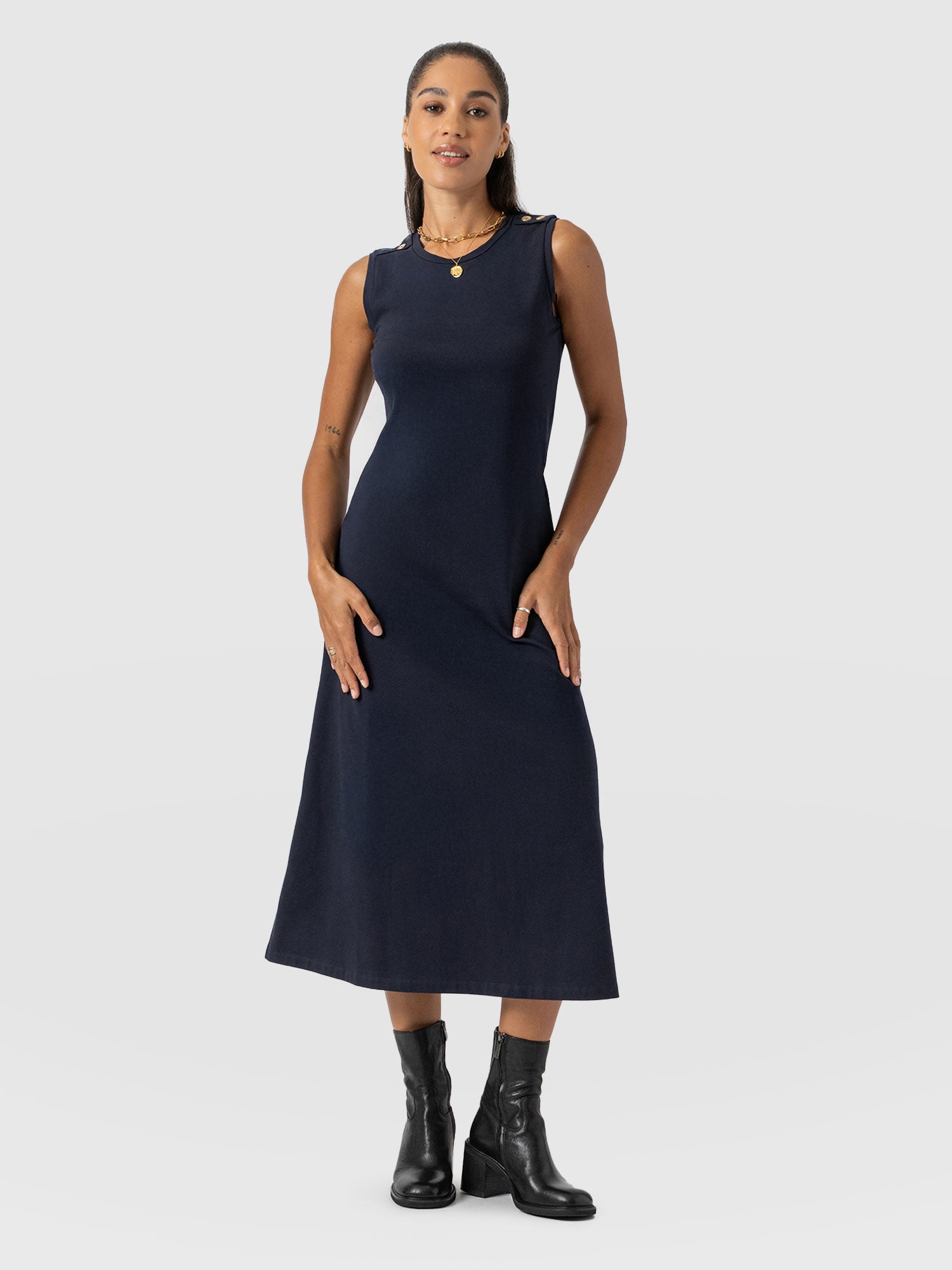 Sleeveless Runway Maxi Dress - Navy - Women's Dresss | Saint + Sofia® EU